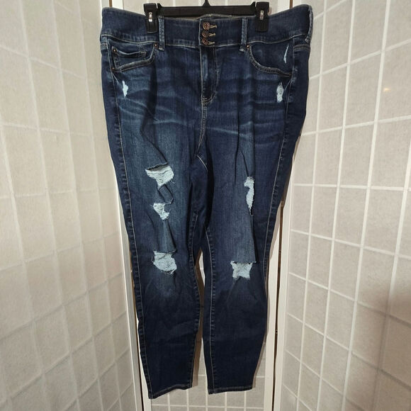NWOT Torrid Super Stretch Medium Wash 3-Button Jegging Denim Jeans Plus Size 20R - Picture 3 of 5